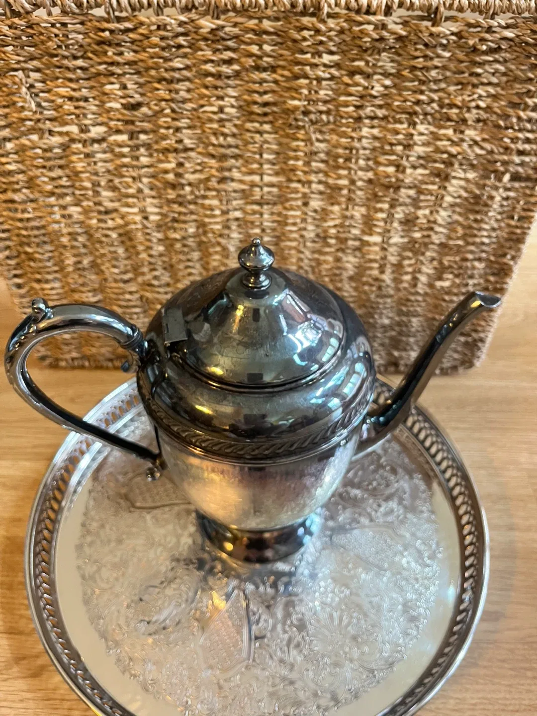Vintage Silver Plated Tea Pot image indicator(3)