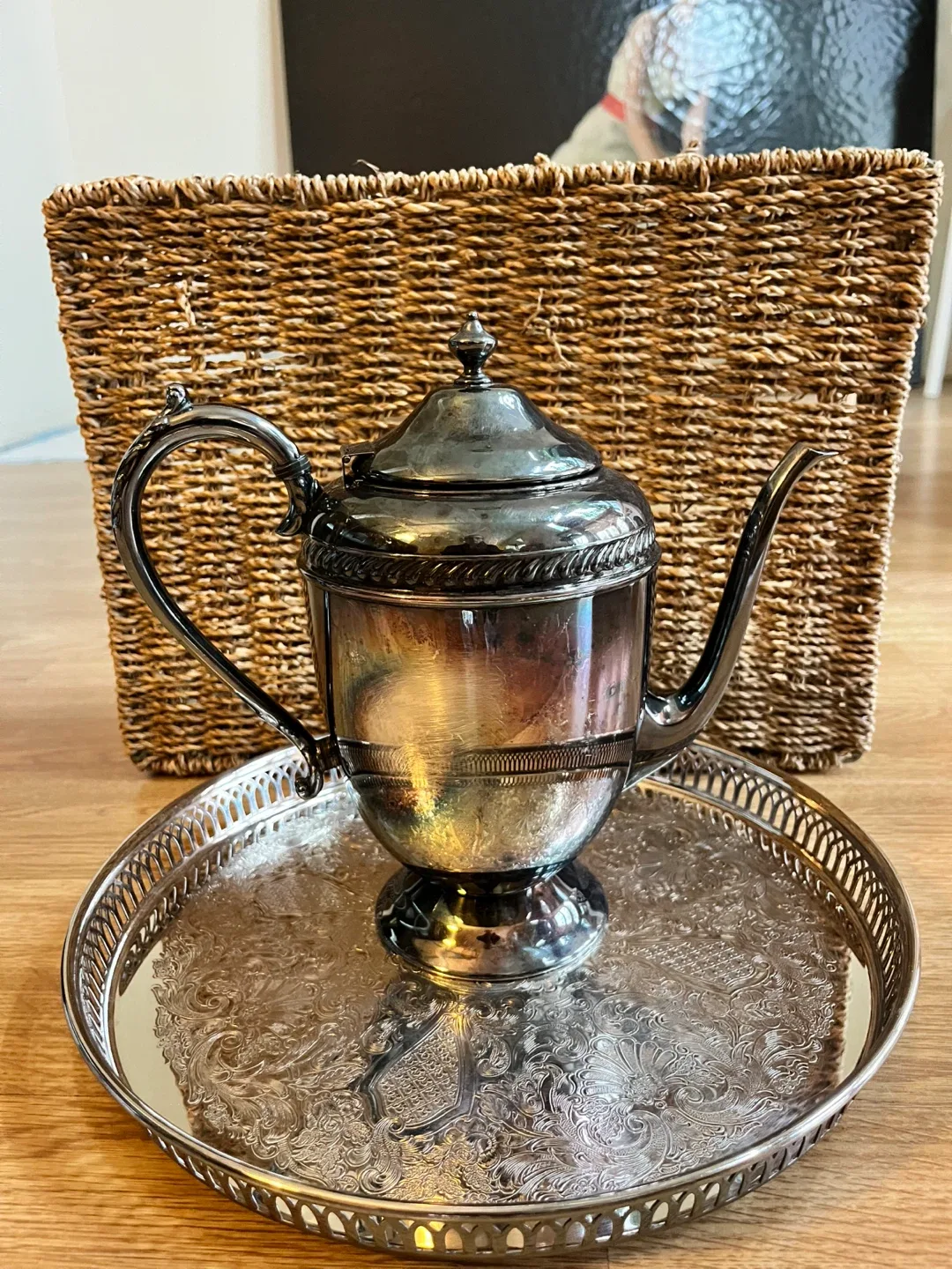 Vintage Silver Plated Tea Pot image indicator(2)