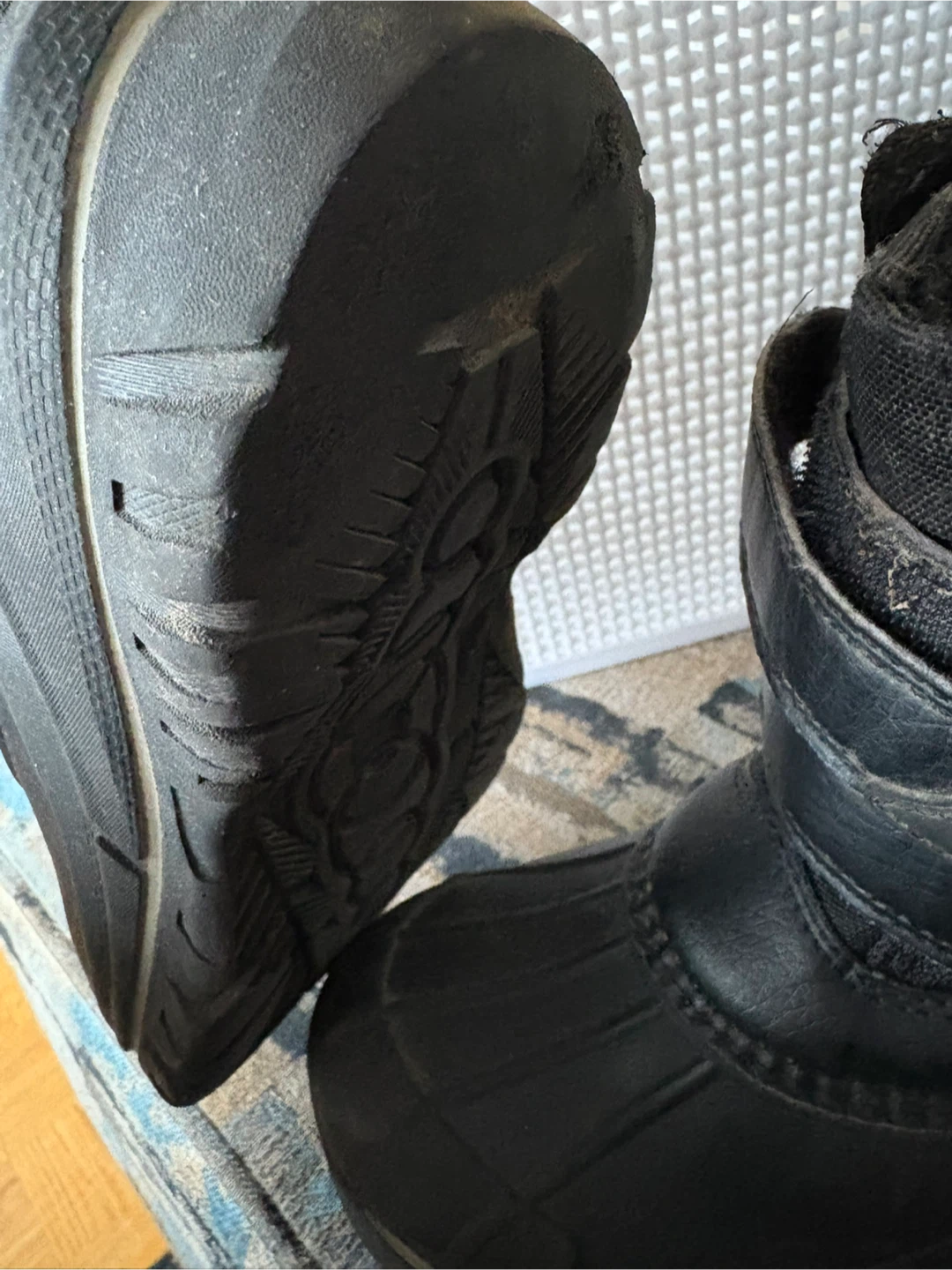 🥕🥕🥕Joe Fresh Kids Winter Boots - Size 1 - photo 2