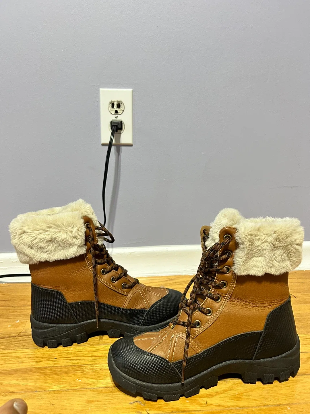 Winter Boots Brown for Snow/Cold image indicator(3)