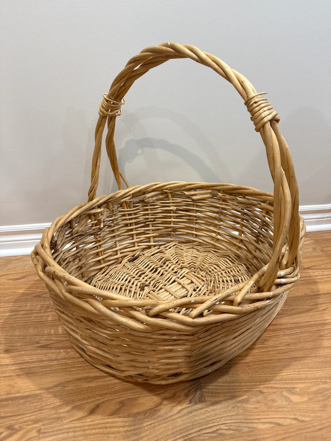 Extra large Wicker Basket with Handle