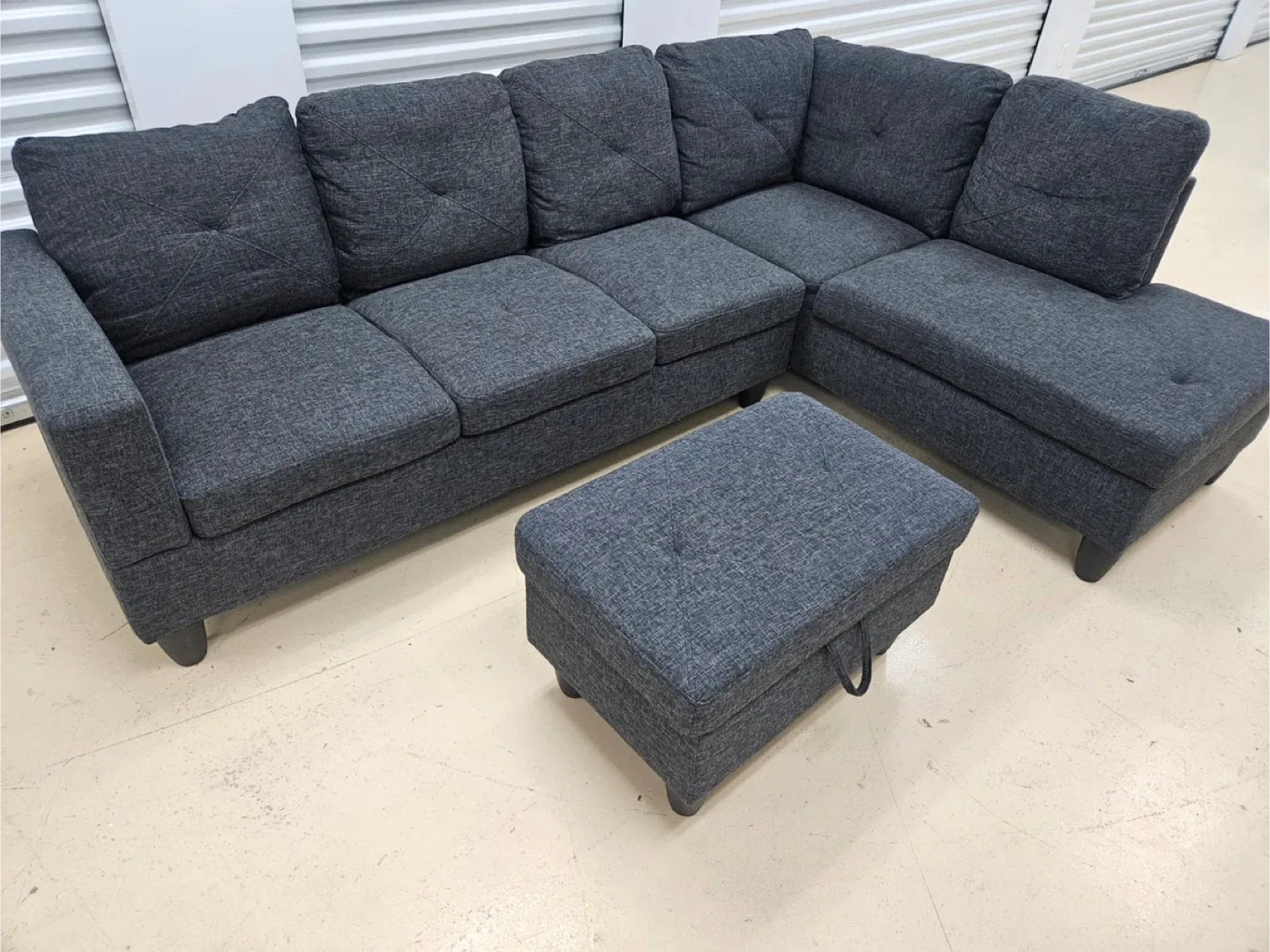 Gray Sectional Sofa with Ottoman (104" x 75") image indicator(3)