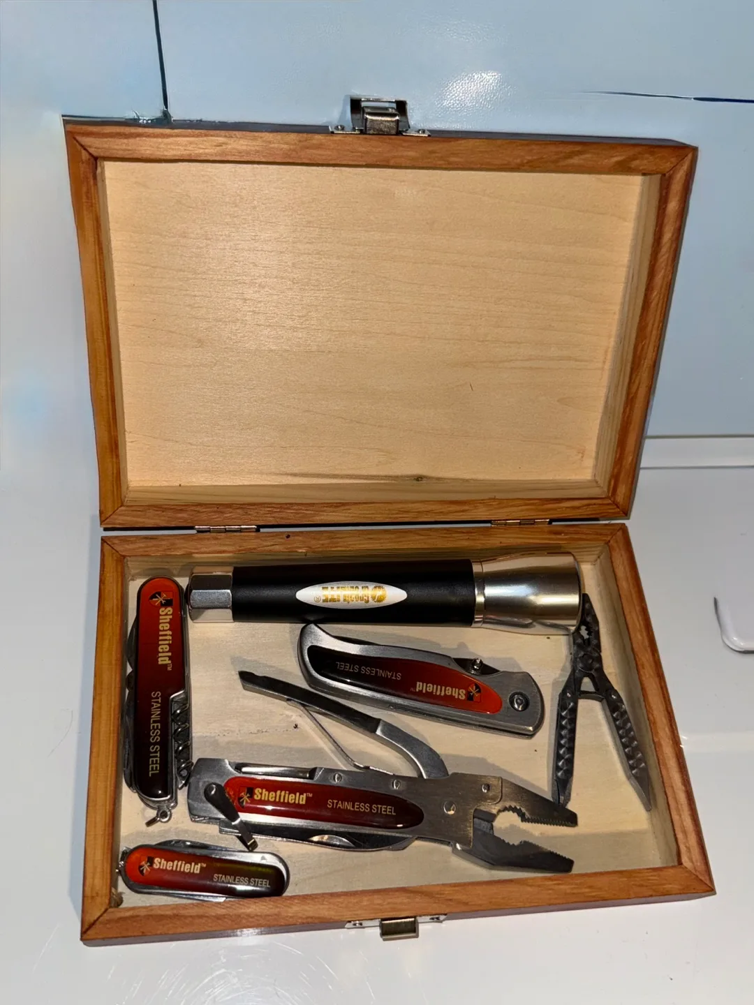 Sheffield Limited Edition Keepsake Box with Tools thumbnail