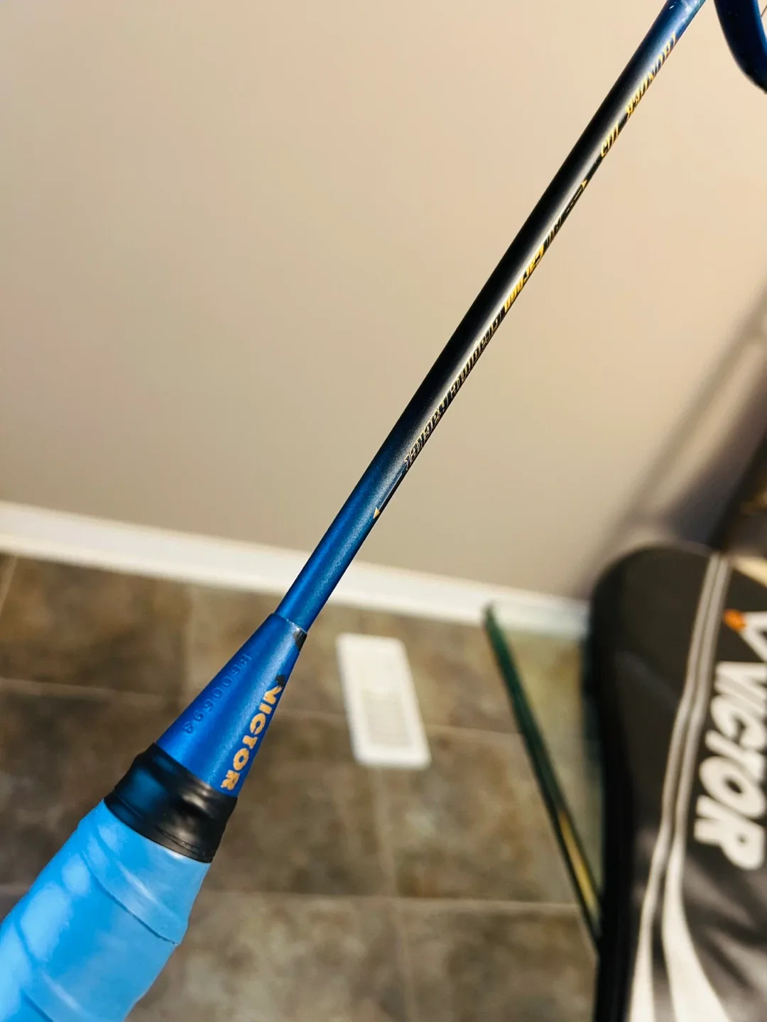 Victor Thunder 1115 Performance Badminton Racket (4UG5) image indicator(3)