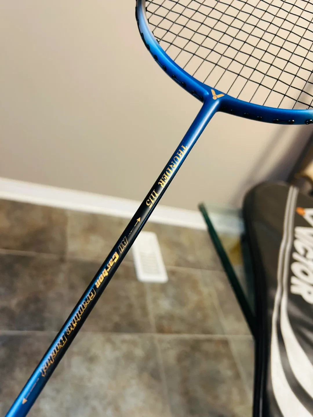 Victor Thunder 1115 Performance Badminton Racket (4UG5) image indicator(4)