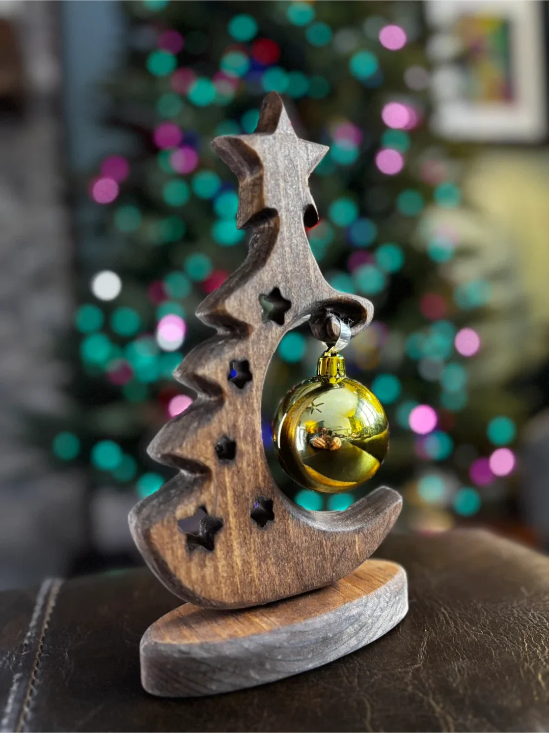 🎄 Handcrafted Wooden Star Christmas Tree Ornament Holder – $25 🎄