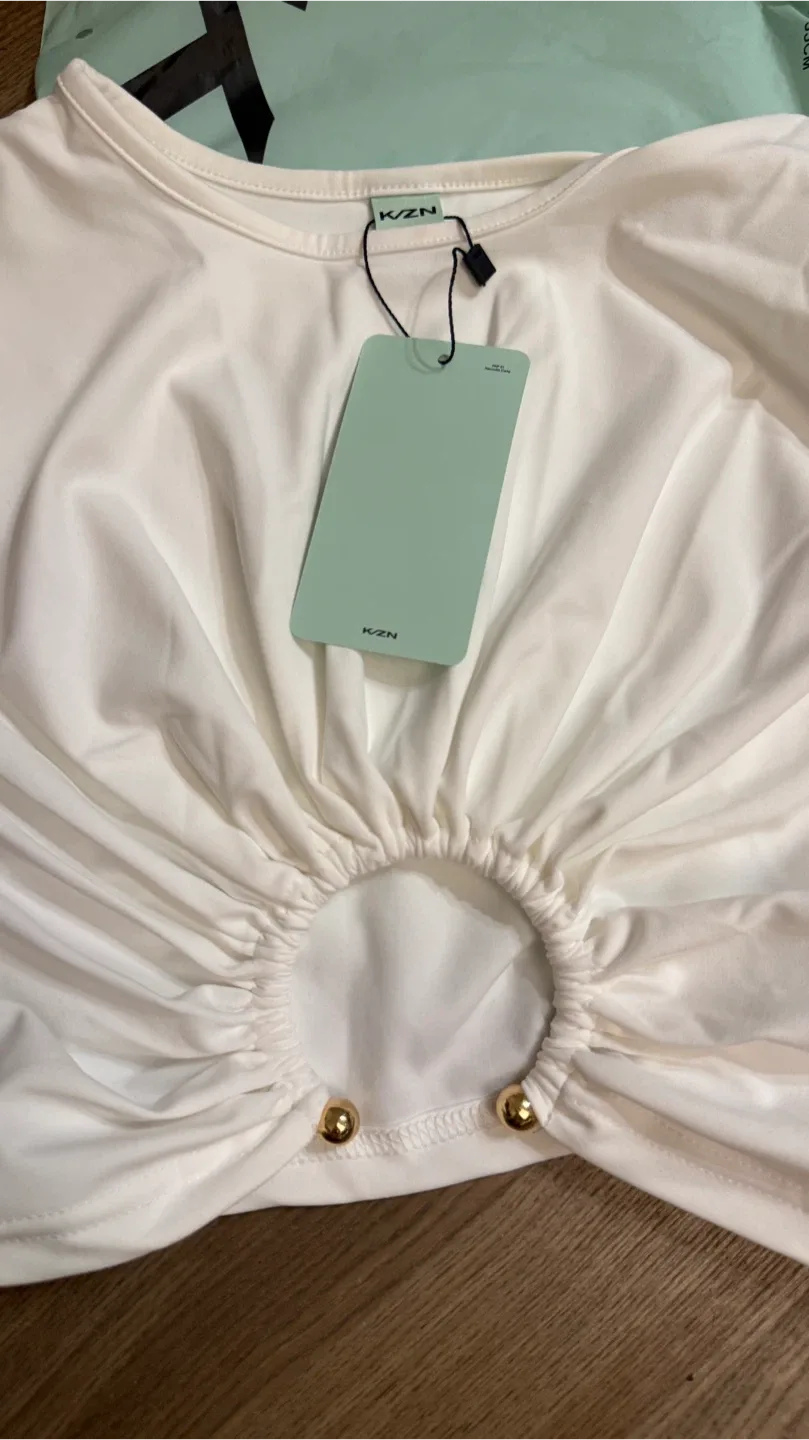 New with Tags White Top image indicator(3)