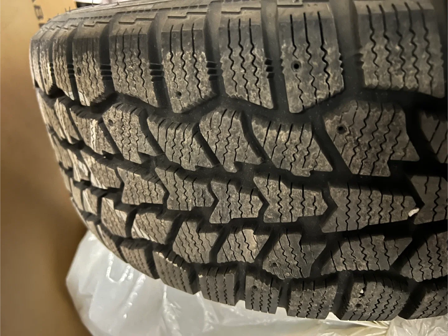 Winter Tires 215/50R17 (on rims) image indicator(6)