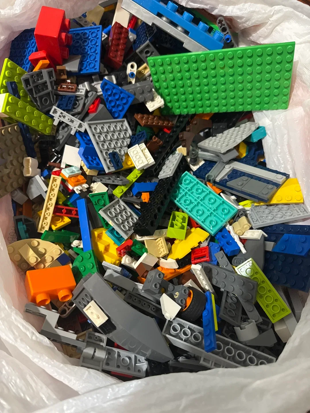 Huge Lot of Mixed LEGO Bricks - 5 lbs image indicator(2)