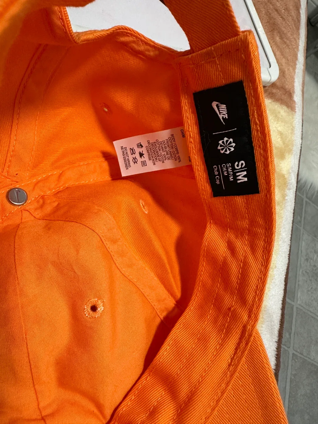 Nike Club Cap - Orange, Size S/M image indicator(5)