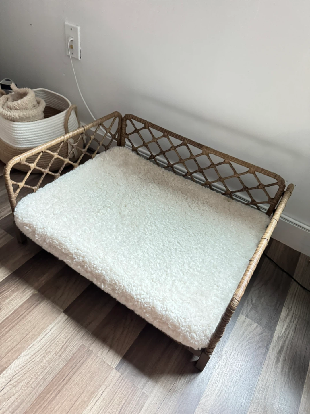 Wicker Dog Bed with Plush Cushion - photo 3