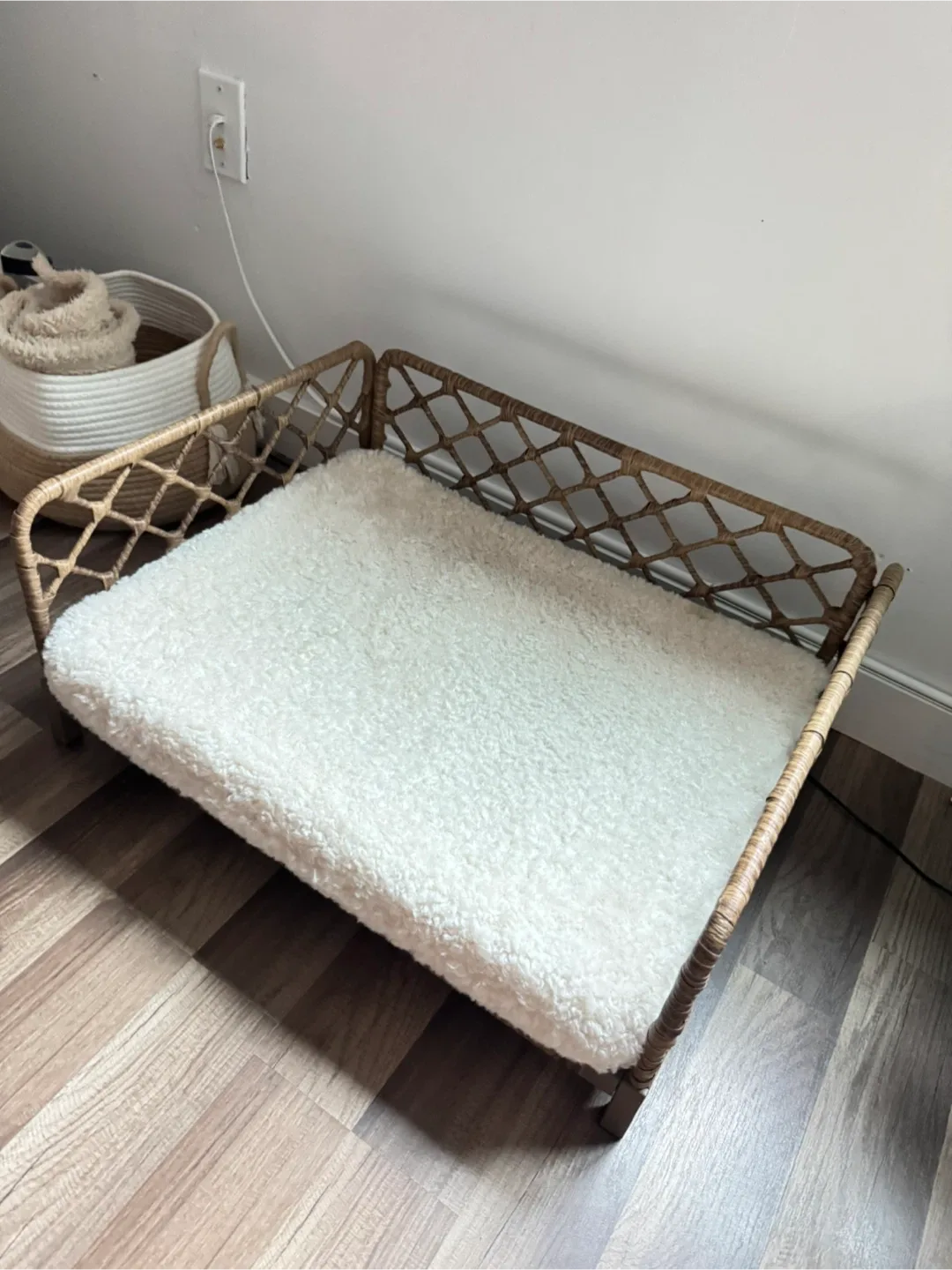 Wicker Dog Bed with Plush Cushion image indicator(3)