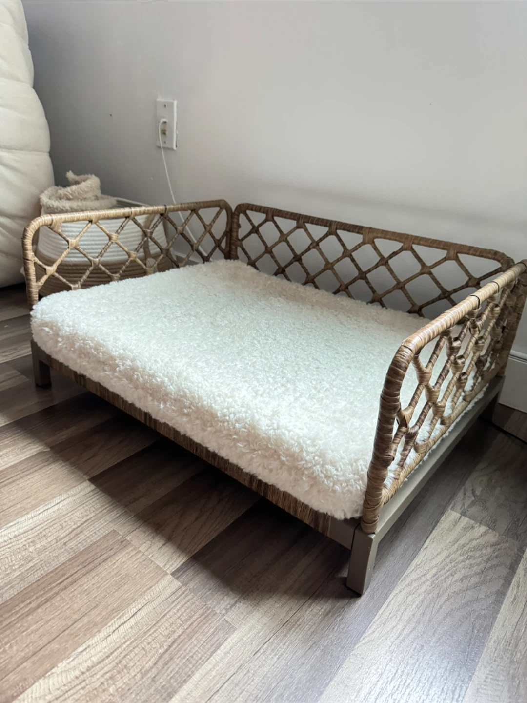 Wicker Dog Bed with Plush Cushion - photo 2