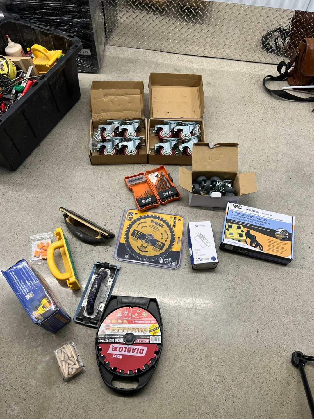 Bunch of used wood working related things image indicator(2)