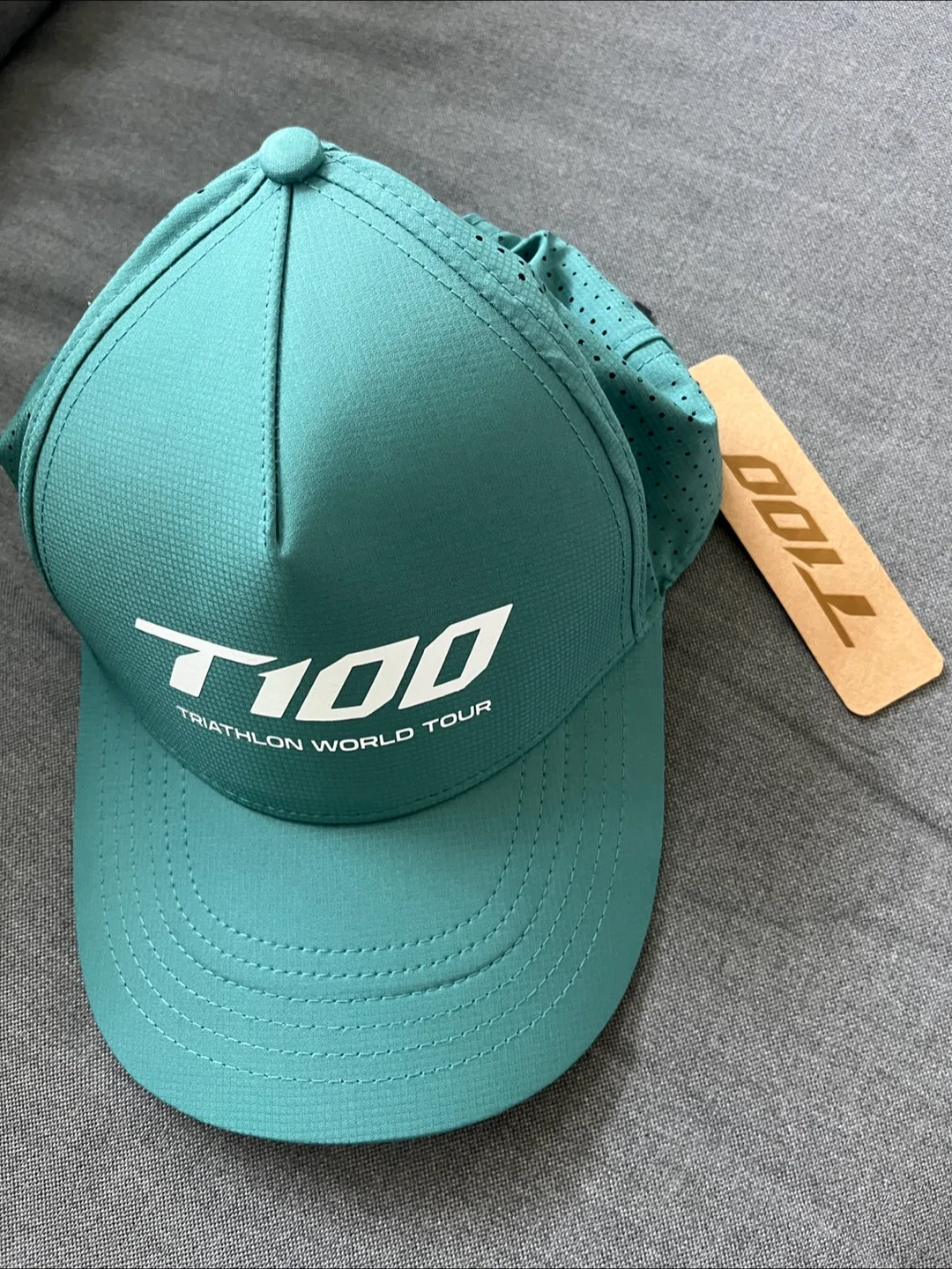 Brand NEW Vancouver T100 tri cap
