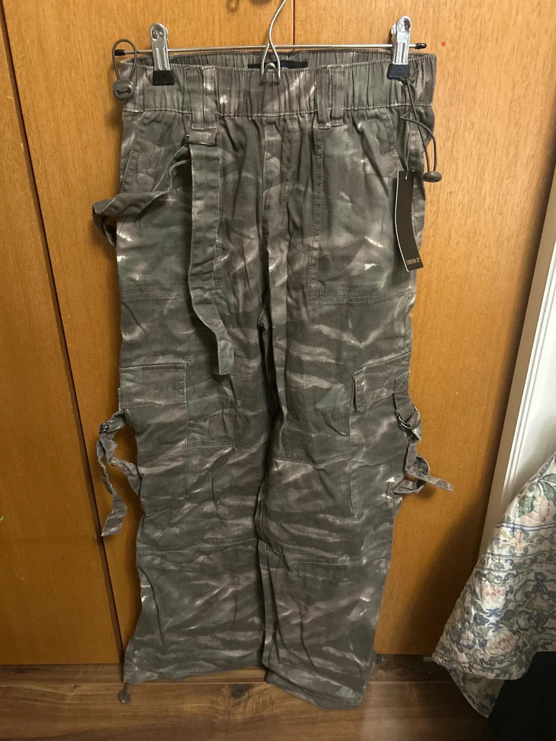 Forever 21 Camo Print Cargo Pants