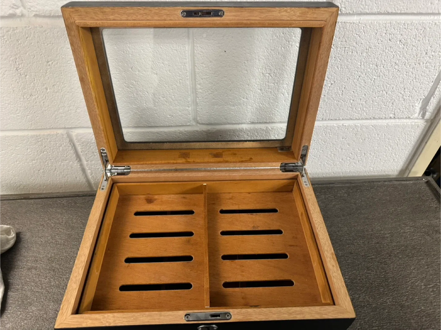 Wooden Humidor Box image indicator(2)