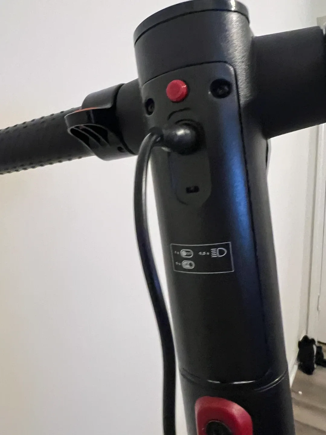 GOTRAX G2 Electric Scooter - Black image indicator(3)