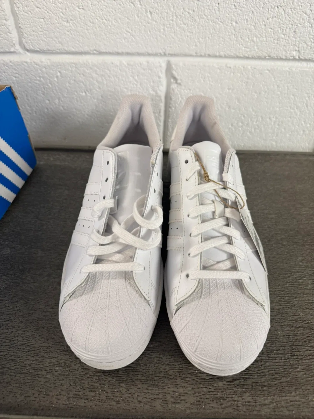 Adidas Superstar White US 11 image indicator(2)
