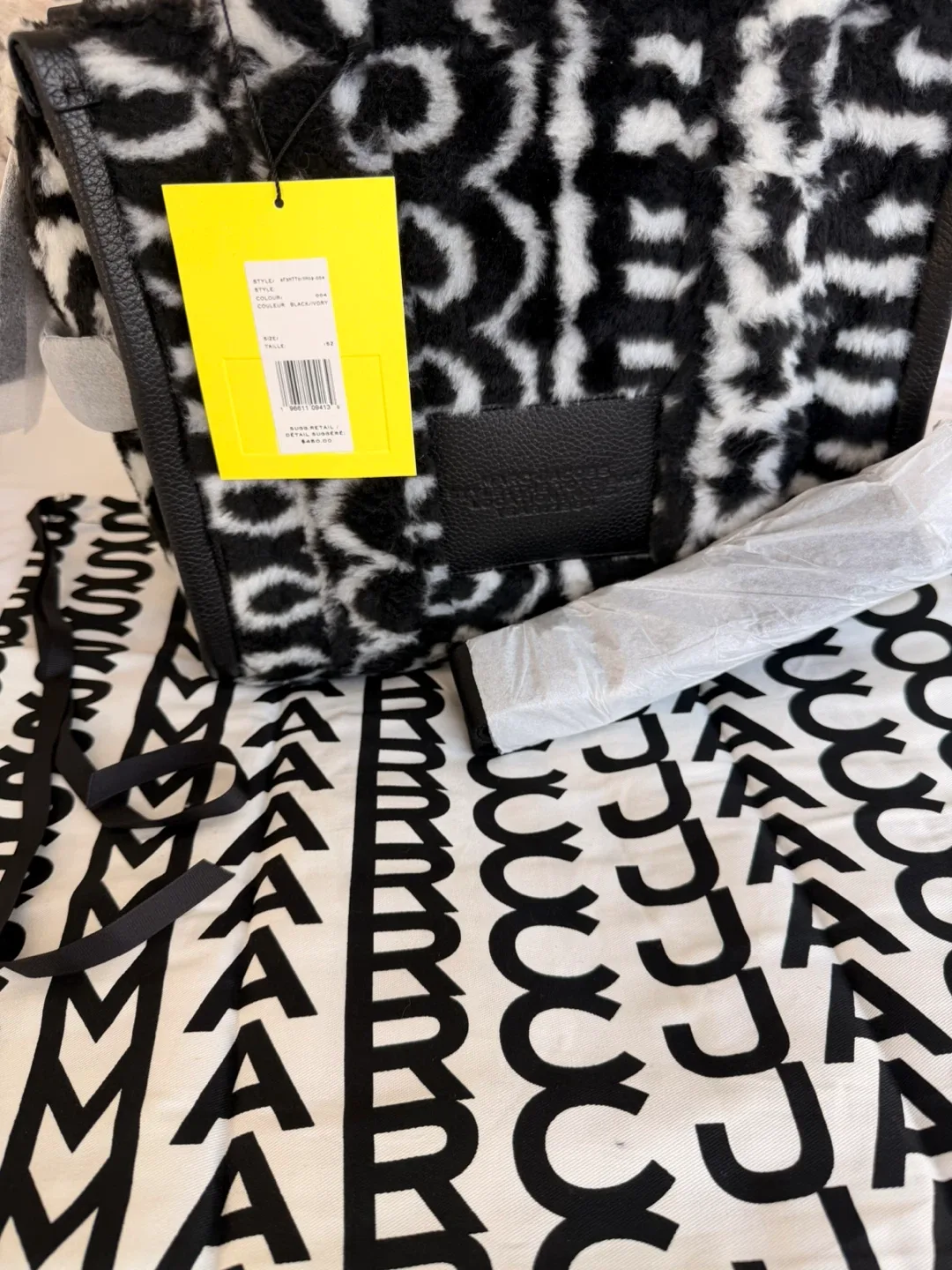 Marc Jacobs The Teddy Tote Bag image indicator(2)