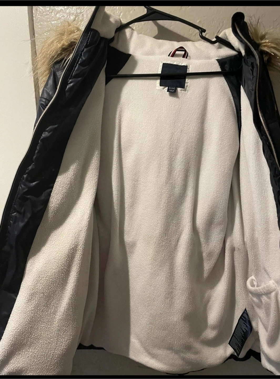 Tommy Hilfiger Puffer Jacket with Fur Hood - photo 3