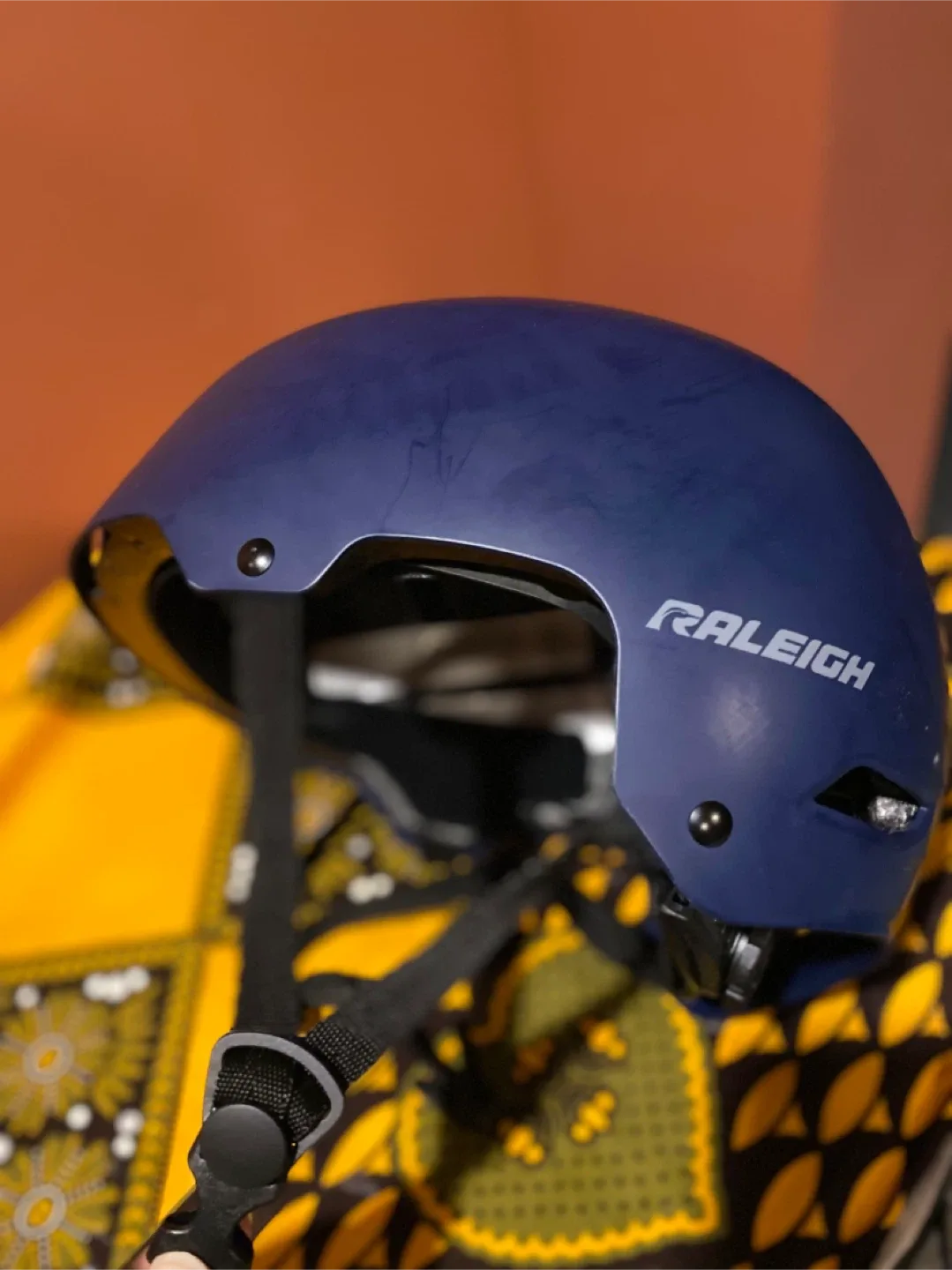 Raleigh Adult Helmet - Size 58-62 cm image indicator(2)