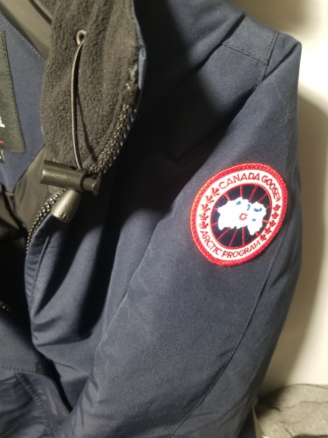Canada Goose Parka - Large - photo 3