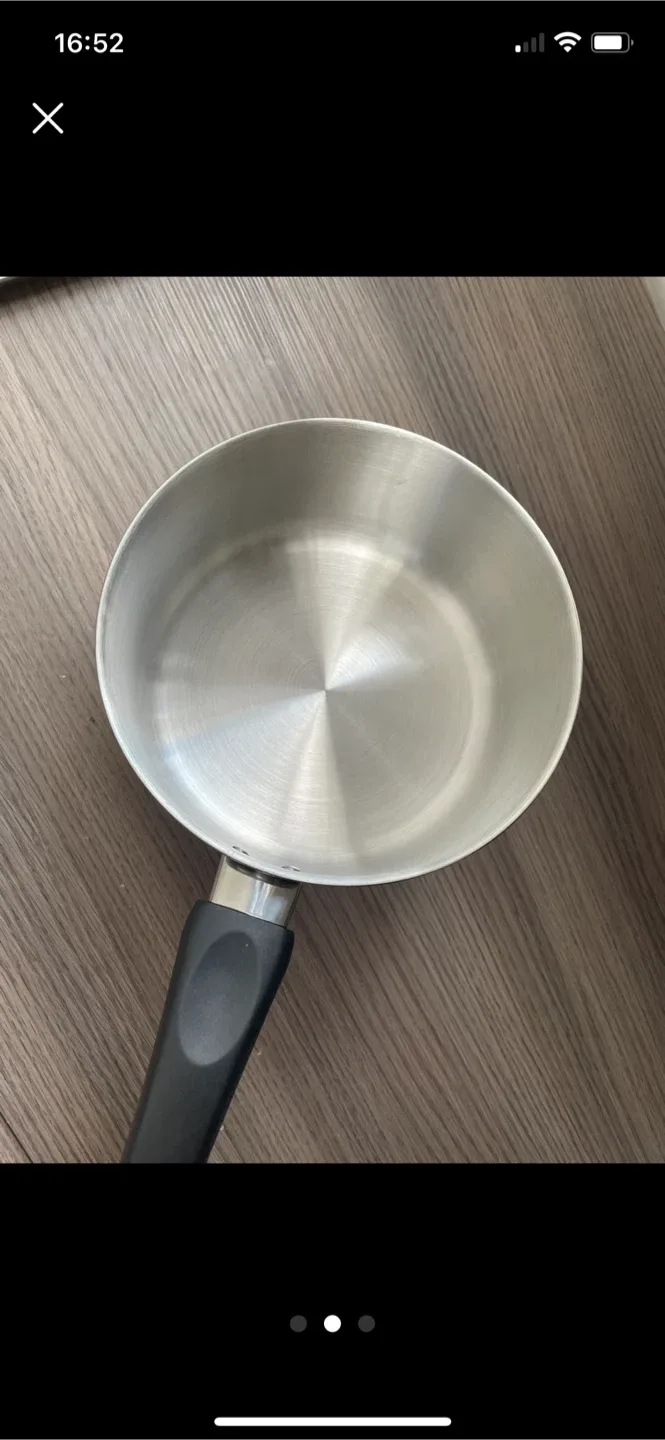 Brand new Stainless Steel Saucepan with Lid image indicator(2)