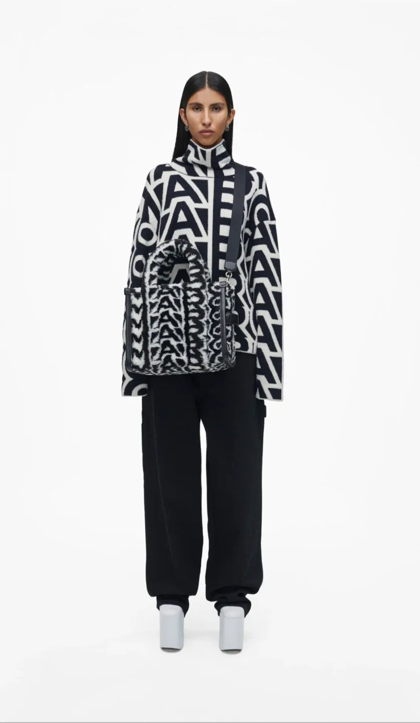 Marc Jacobs The Teddy Tote Bag image indicator(4)