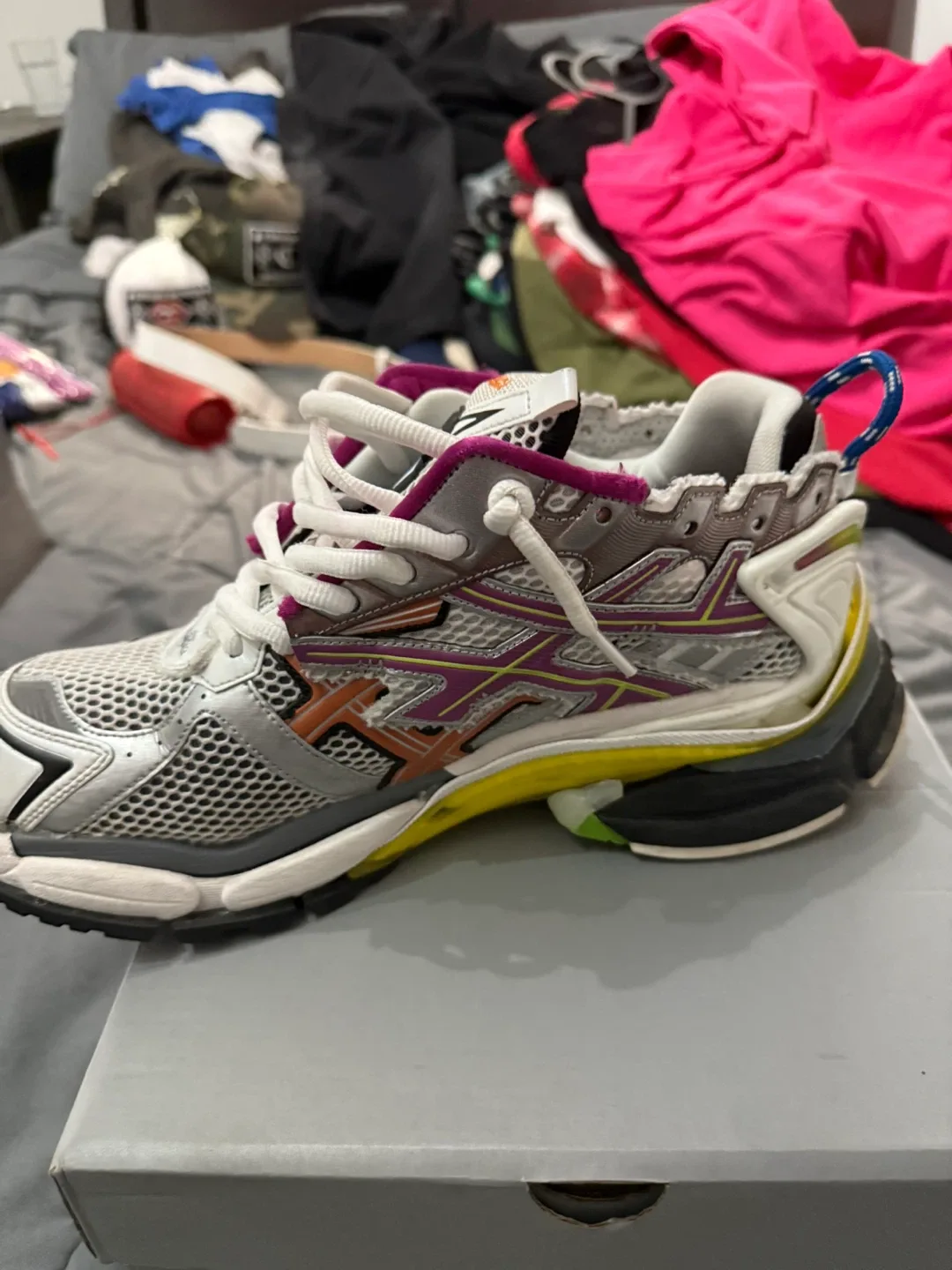 Balenciaga Runner Multicolor Size 44 image indicator(6)