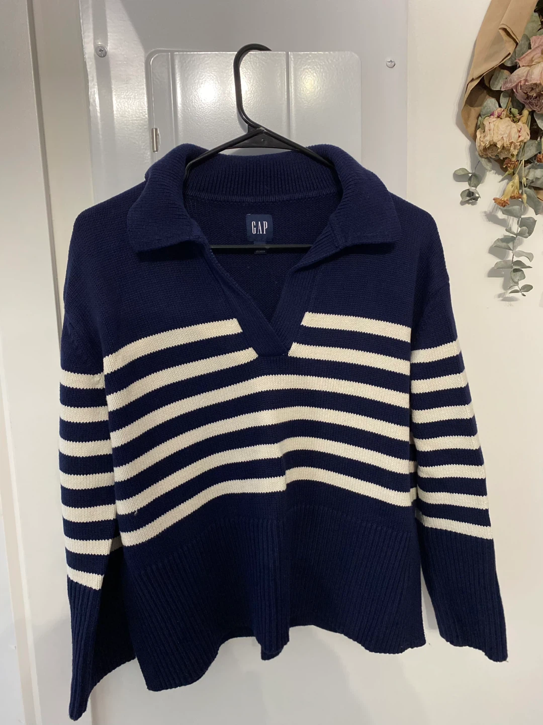 Navy and white striped sweater GAP XS