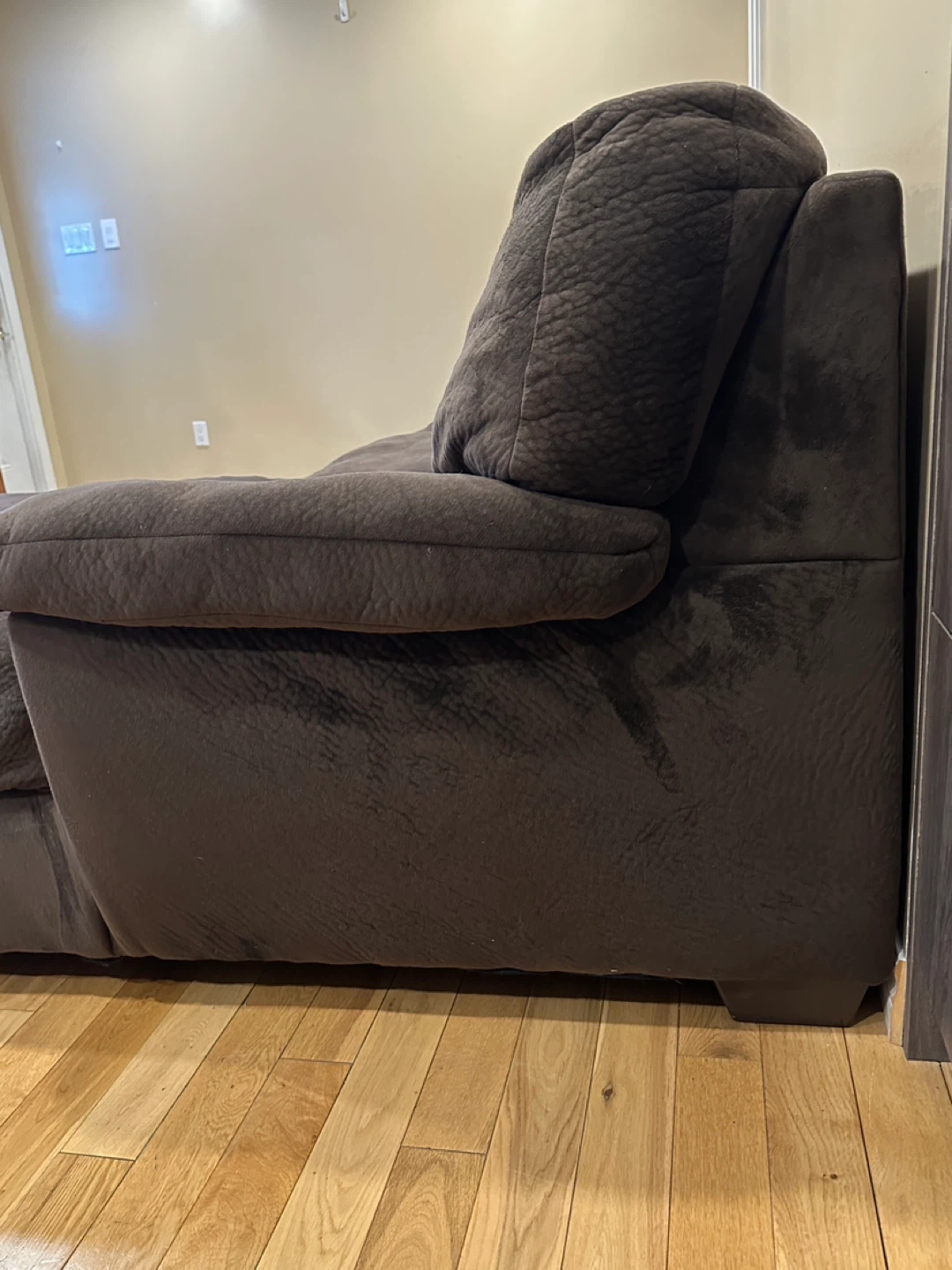 Cozy Chocolate Sectional Sofa with Chaise (CAN DELIVER) - photo 5