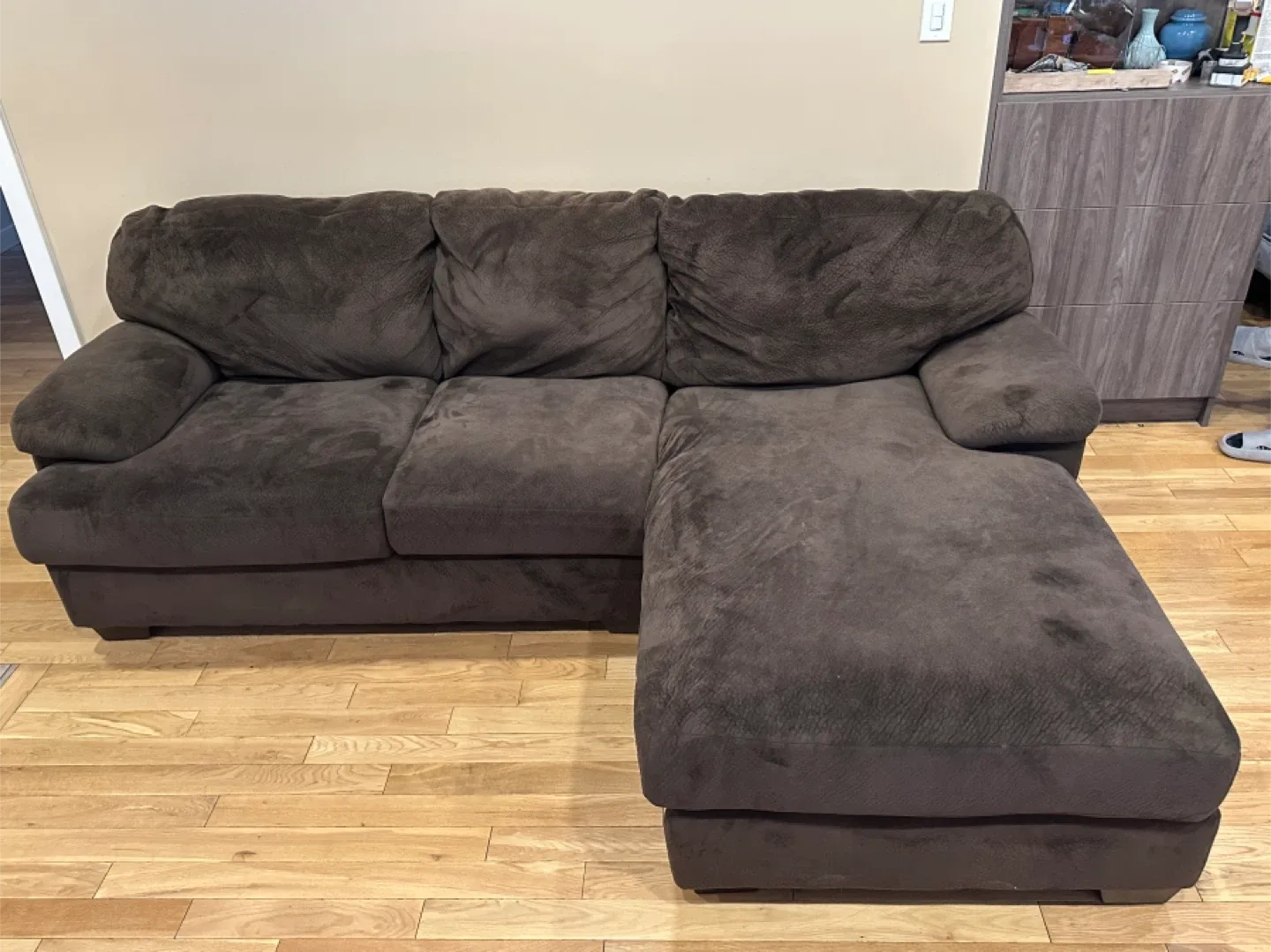 Cozy Chocolate Sectional Sofa with Chaise (CAN DELIVER)
