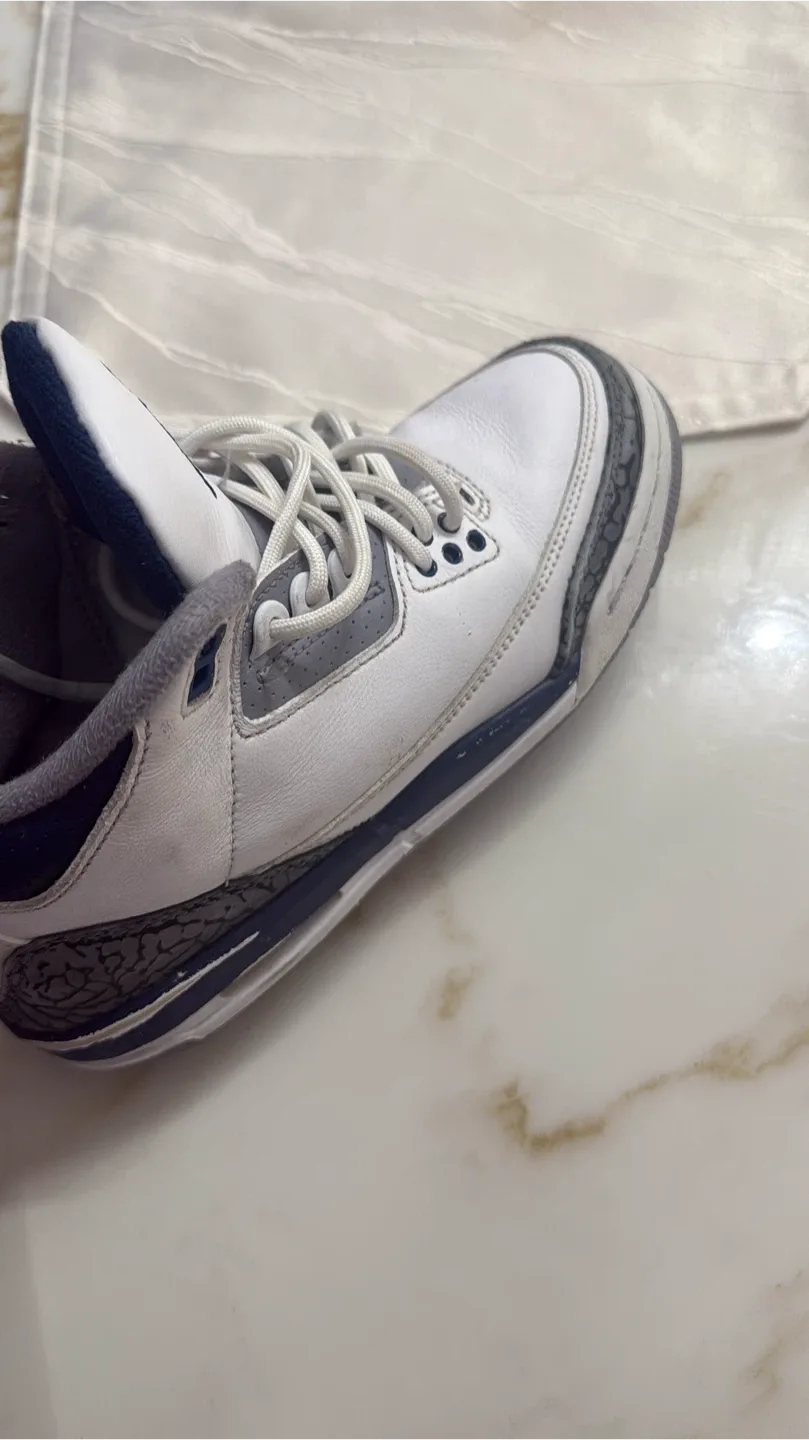 Size 3.5 Air Jordan 3 Retro White/Navy Size 3.5Y image indicator(2)