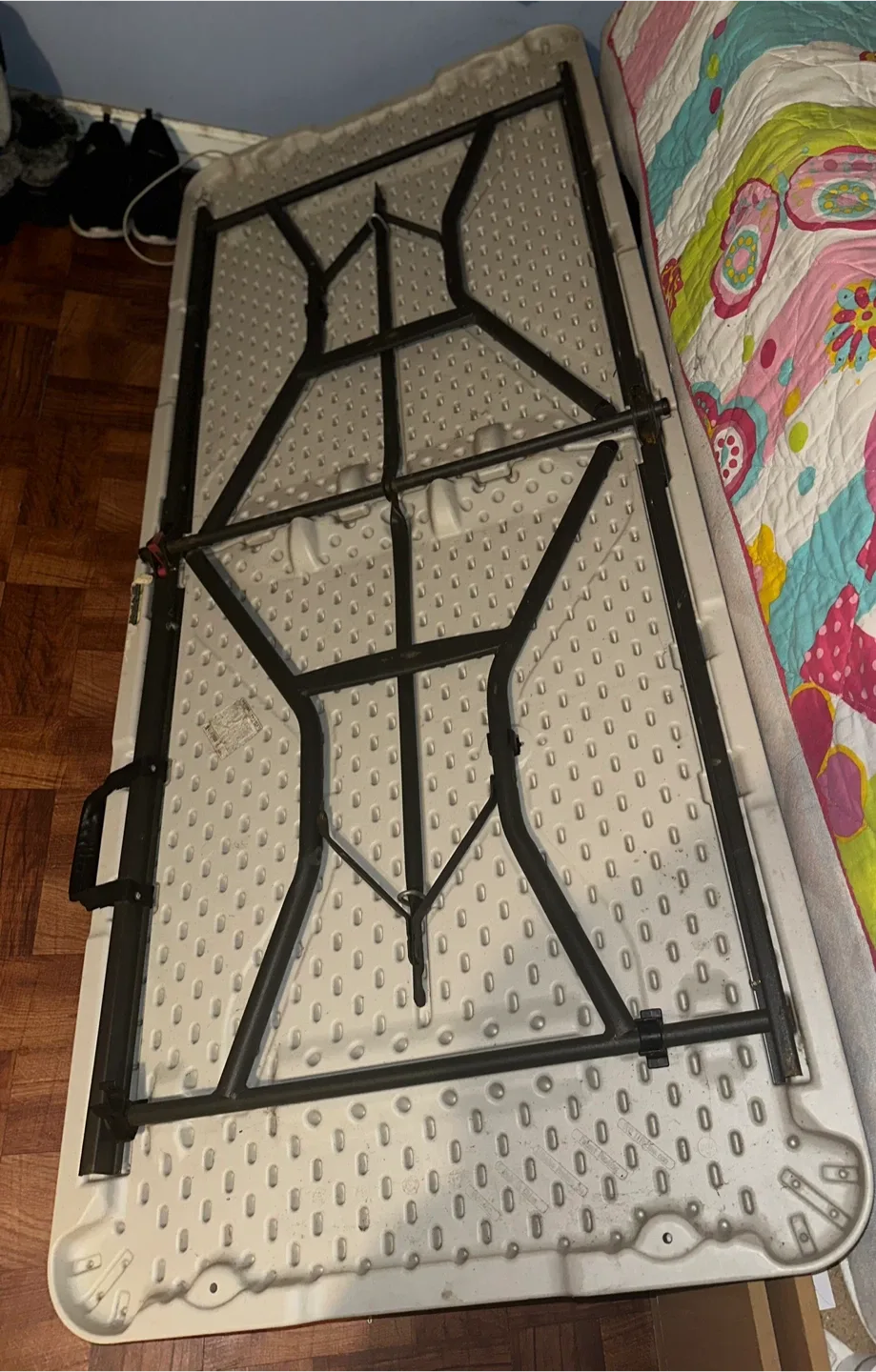 Folding Table - Great for Parties! Verry god image indicator(3)