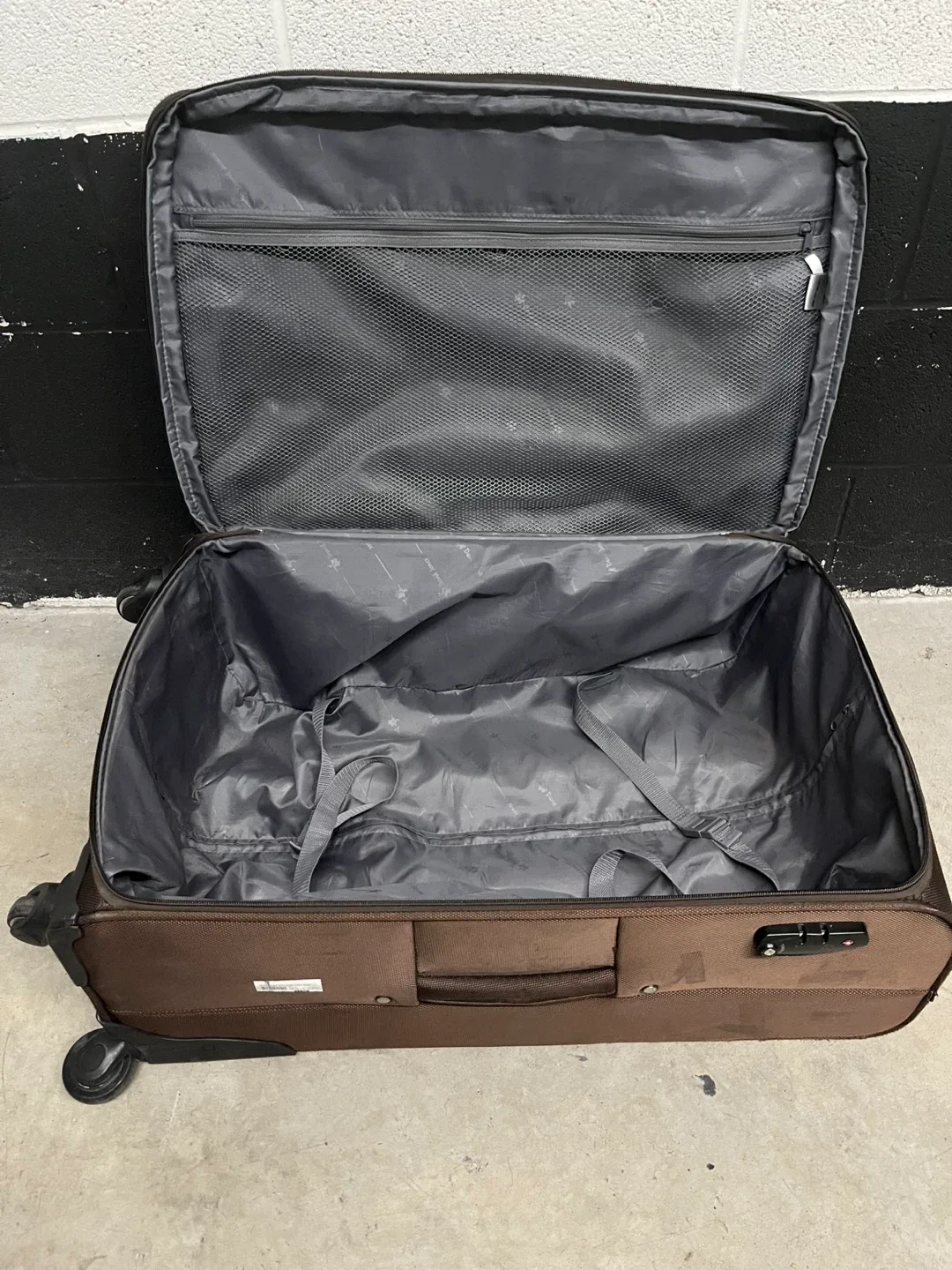David Jones Large Brown Luggage 🥕 image indicator(2)