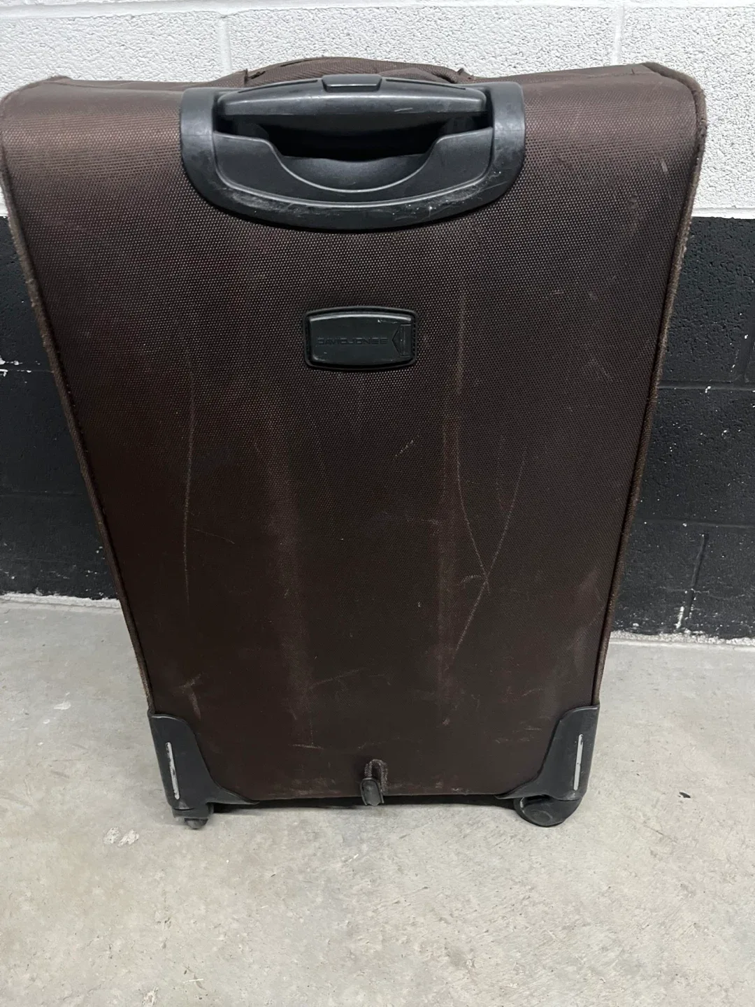 David Jones Large Brown Luggage 🥕 image indicator(4)