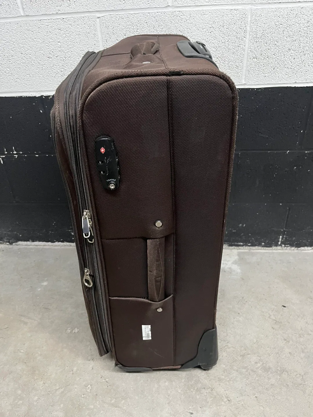 David Jones Large Brown Luggage 🥕 image indicator(3)