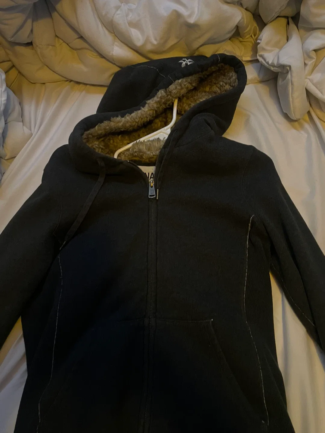 vintage Y2K TNA Black Fleece Lined Hoodie - Size M image indicator(4)