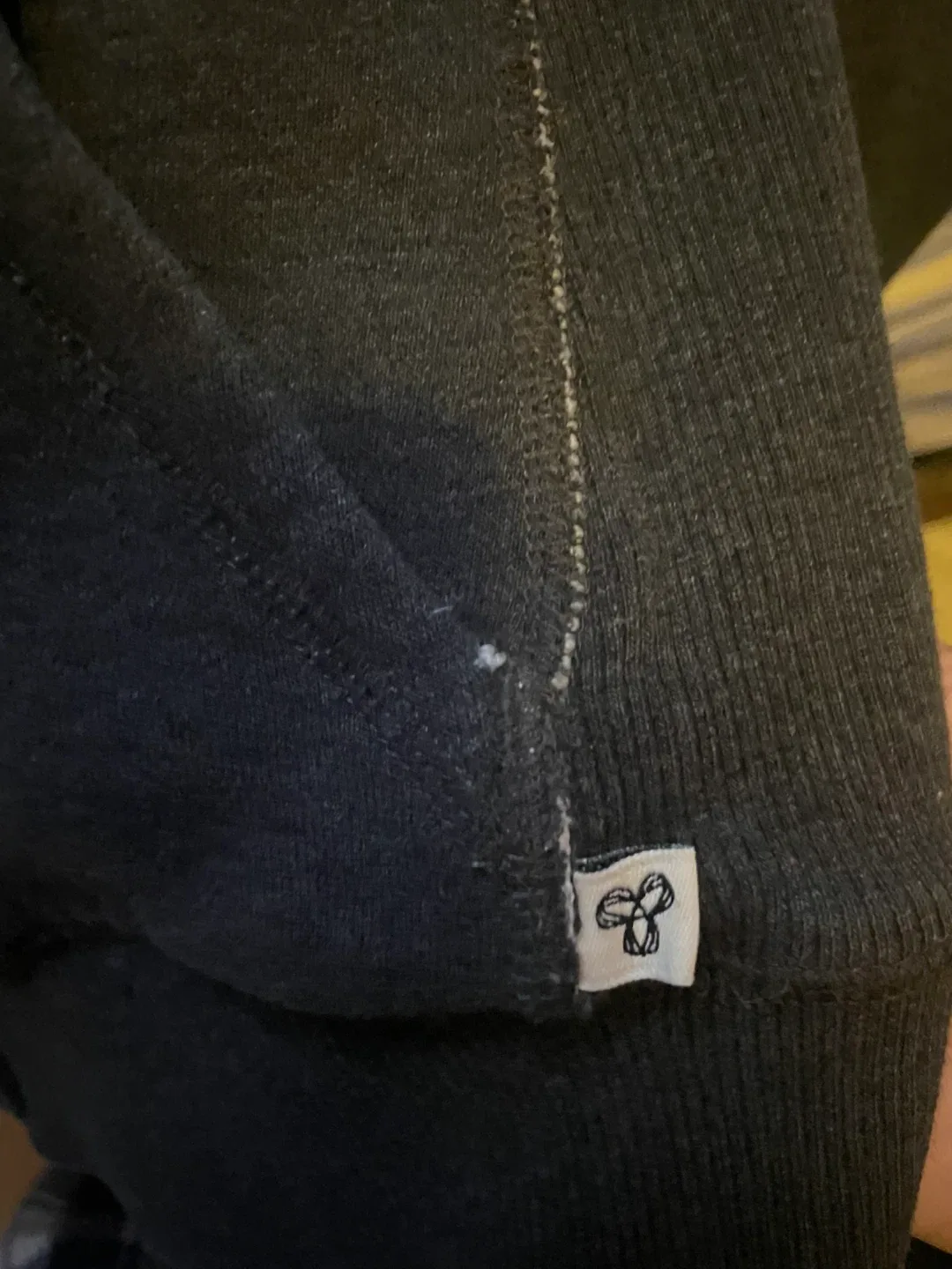 vintage Y2K TNA Black Fleece Lined Hoodie - Size M image indicator(3)