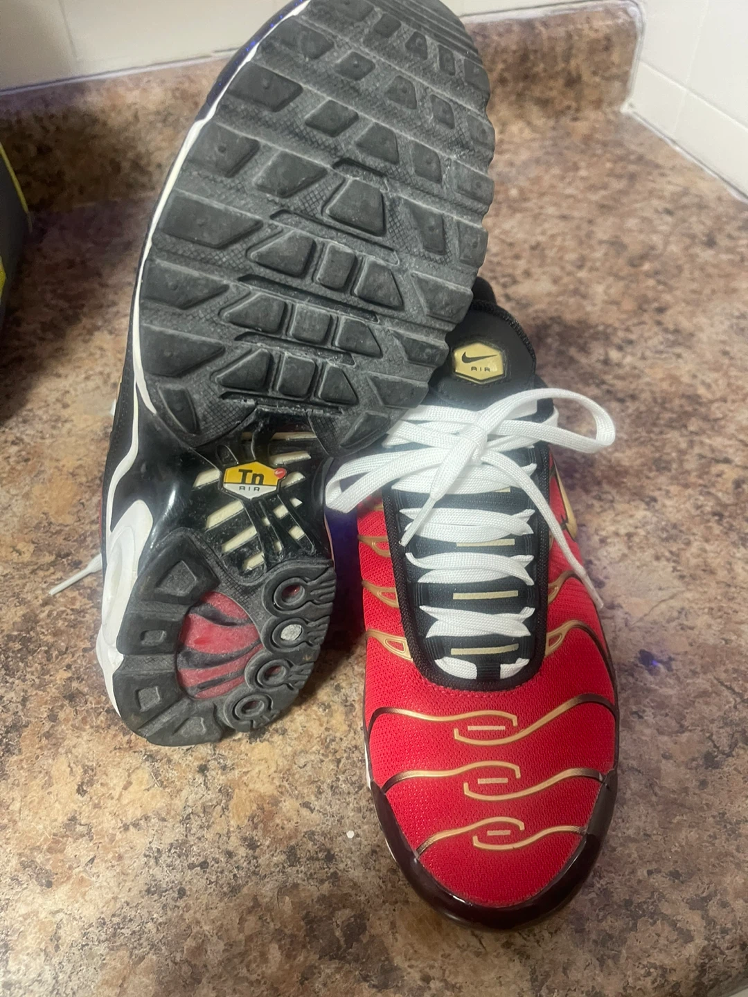 Nike Air Max Plus TN Red/Gold, US 7.5 - photo 4