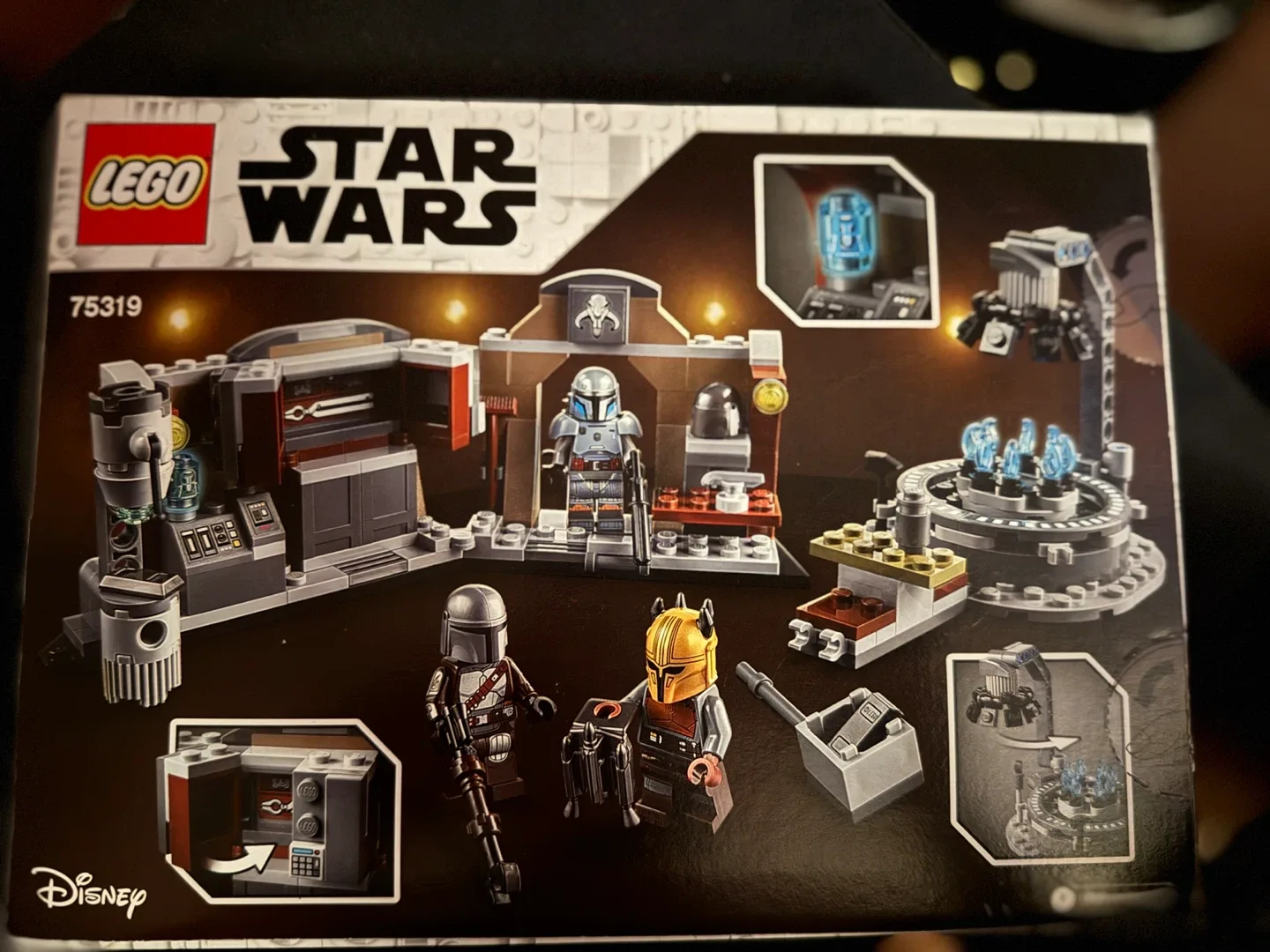 LEGO Star Wars 75319 The Armorer's Mandalorian Forge image indicator(2)