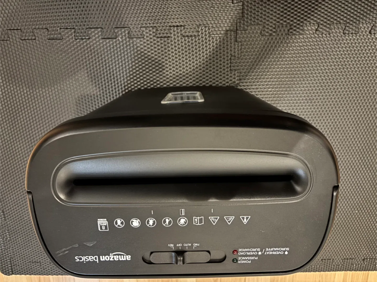 Amazon Basics 8-Sheet Cross-Cut Shredder image indicator(2)