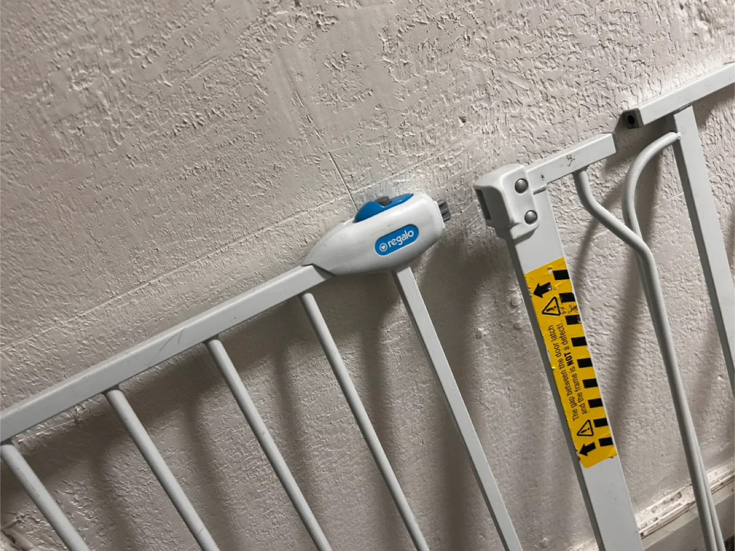 Regalo Easy Step Baby Gate image indicator(6)