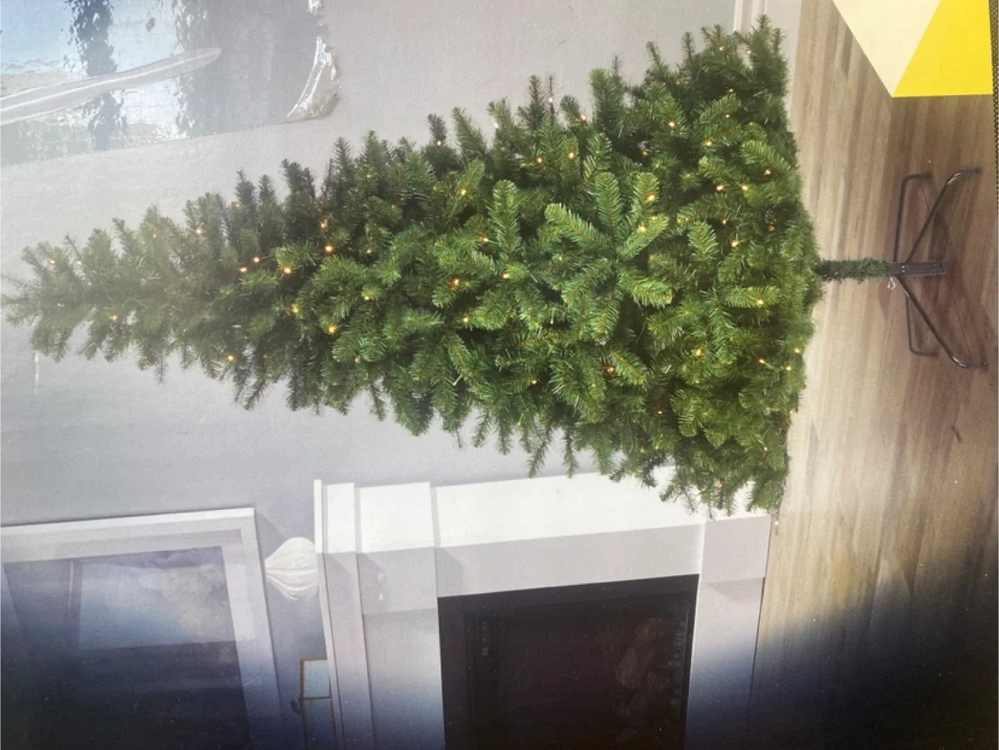 NOMA 7' Pre-Lit Brunswick Christmas Tree - New in Box! image indicator(3)