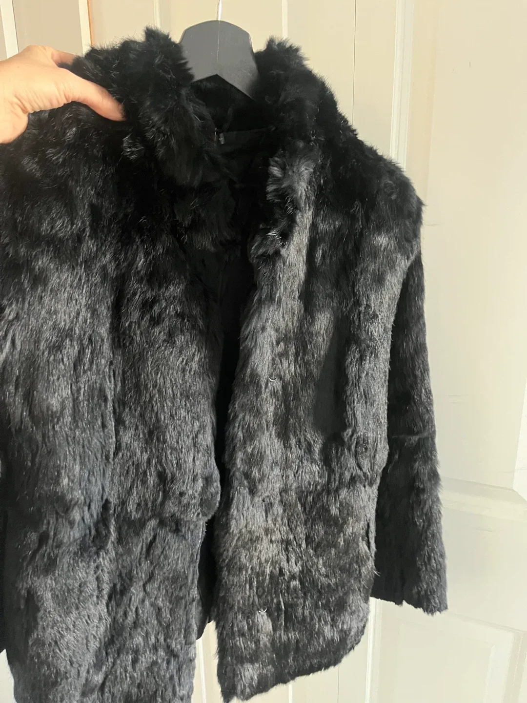 Black Fur Coat image indicator(2)