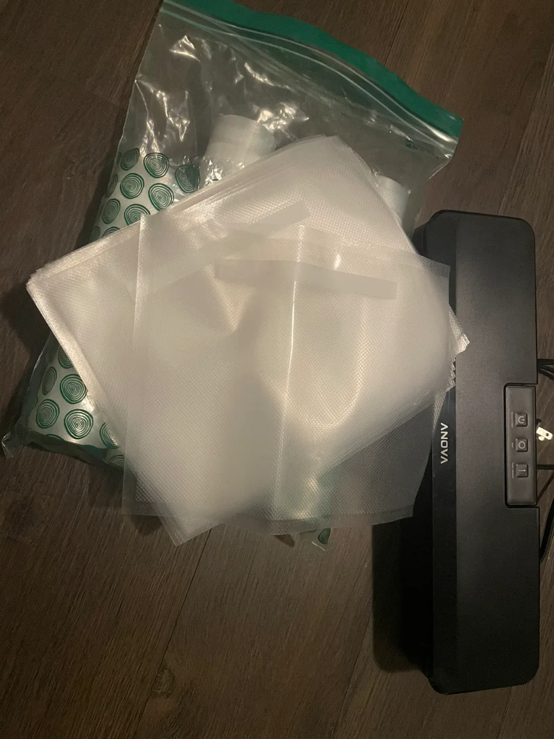 Anova Precision Vacuum Sealer + Bags image indicator(2)