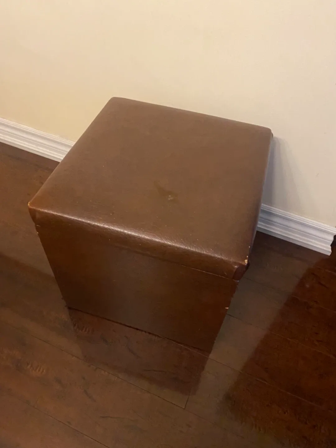 Brown Storage Ottoman image indicator(2)