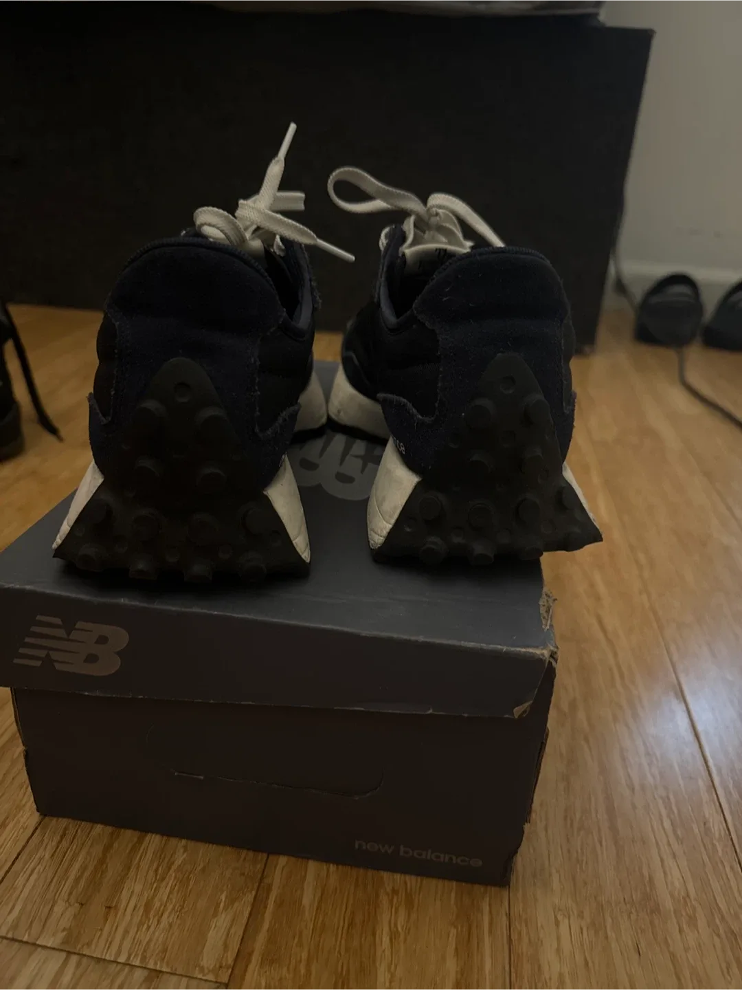 New Balance 327CC Lifestyle Shoes - Size 8 image indicator(2)