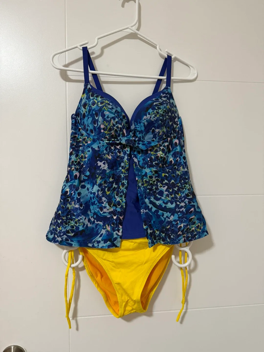 Assorted Medium to Large Swimsuits image indicator(2)